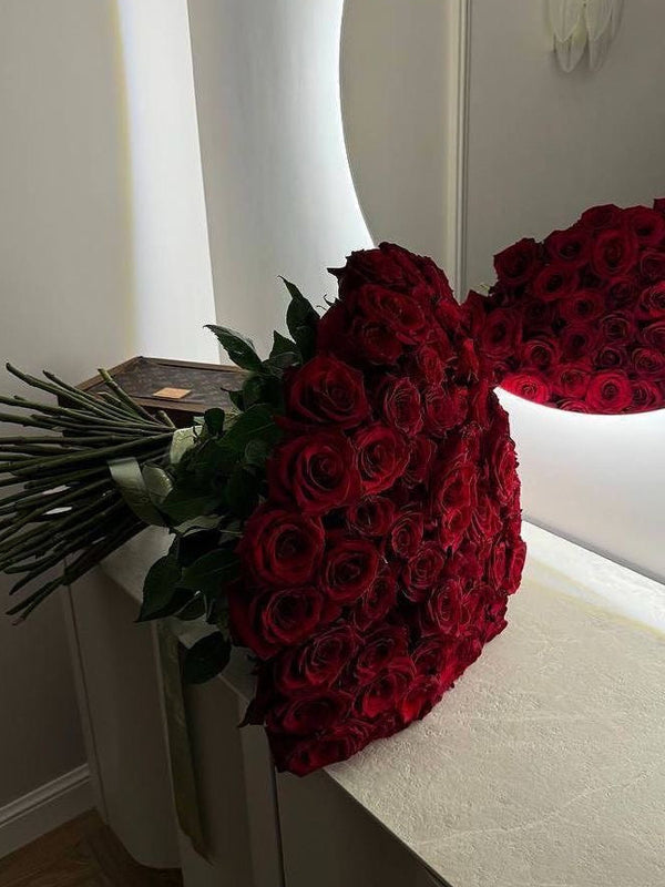 101 red roses