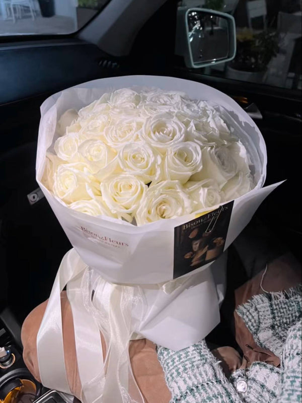 Сlassic White Roses
