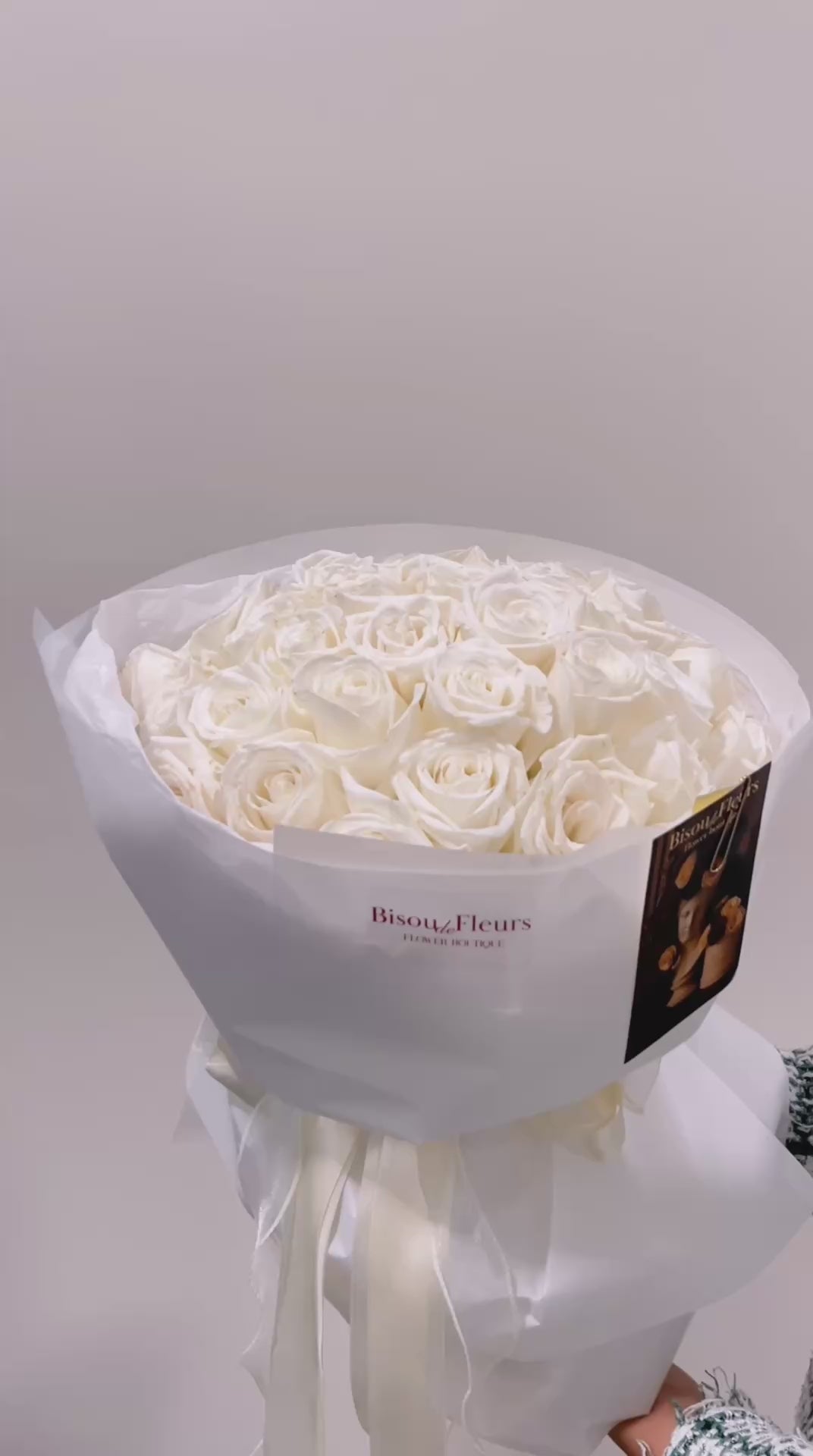 Сlassic White Roses